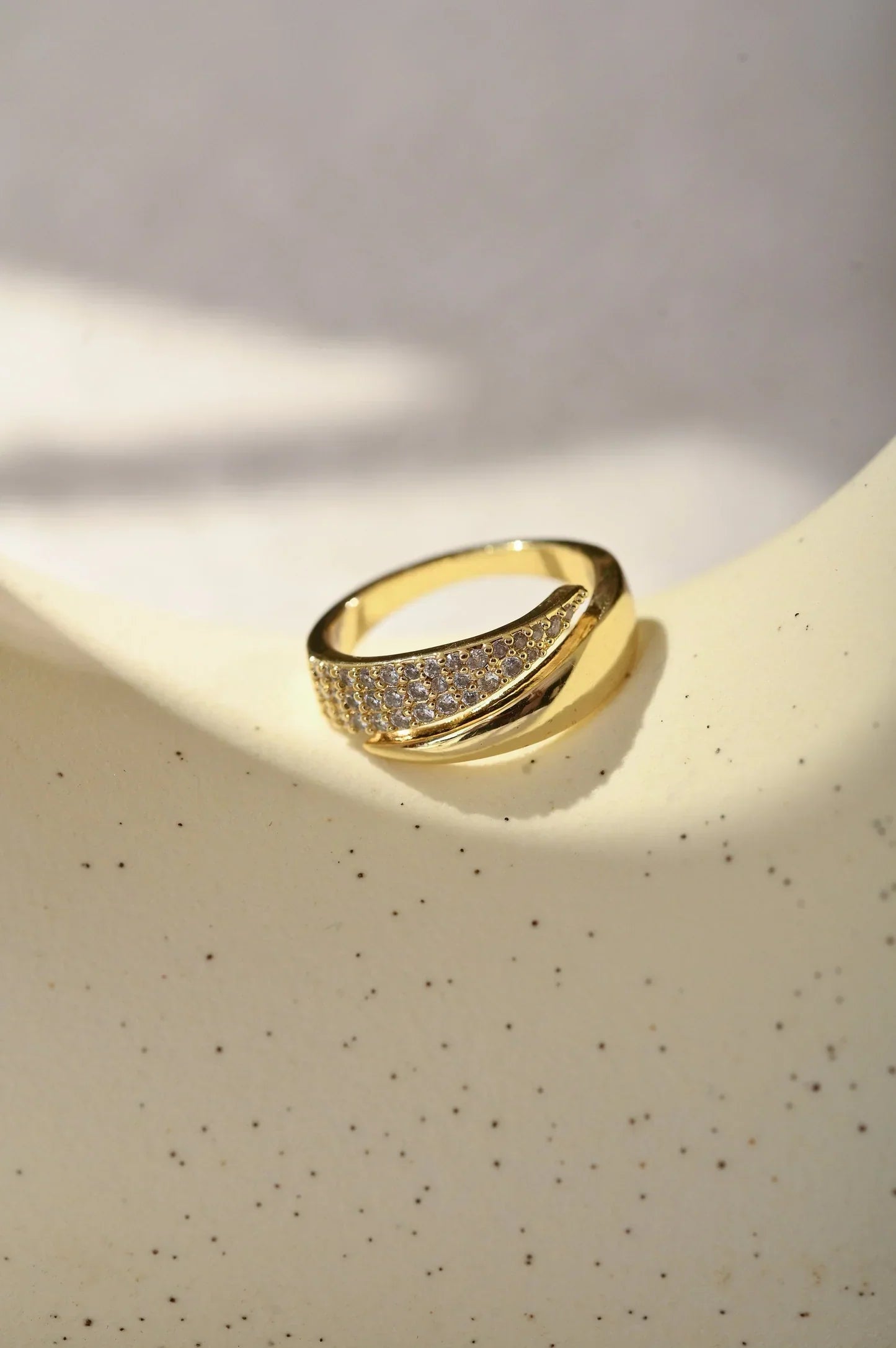 Coralisse™ Minimalist Gold Ring with Elegant Touch