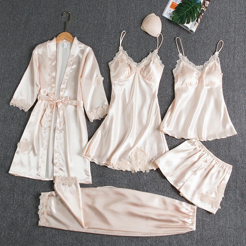Rosmira™ Luminous Silk Night Set חמישה חלקים