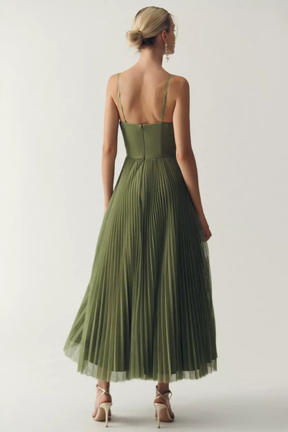 Delorae™ Backless Dress Olivia
