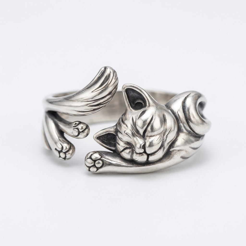 Velisse™ Sophisticated Retro Ring with a Romantic Touch