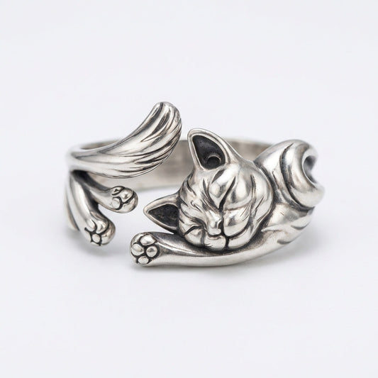 Velisse™ Sophisticated Retro Ring with a Romantic Touch